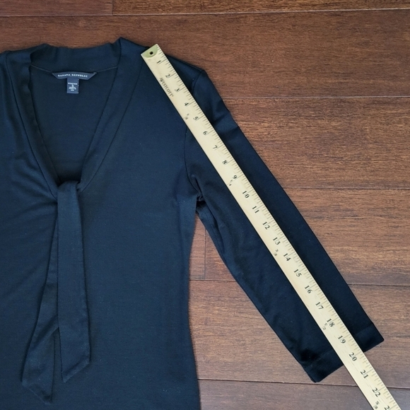 Banana Republic Vtg Black 3/4 Sleeve Stretchy Modal V-Neck Tie Front Top Size S - Picture 8 of 8